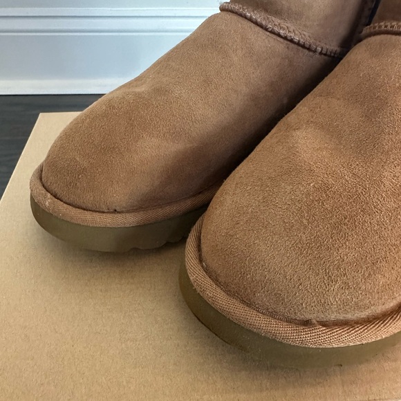 Ugg woman’s classic boot mini II size 8 - Picture 2 of 11